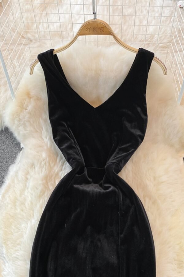 Simple V-Neck Velvet Long Dresses - Image 10