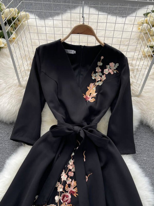Cute V-Neck Long Sleeve Dress with Lace - Image 7